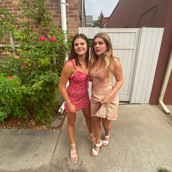 Meet your Posher, Emily - Picture 2 of 2